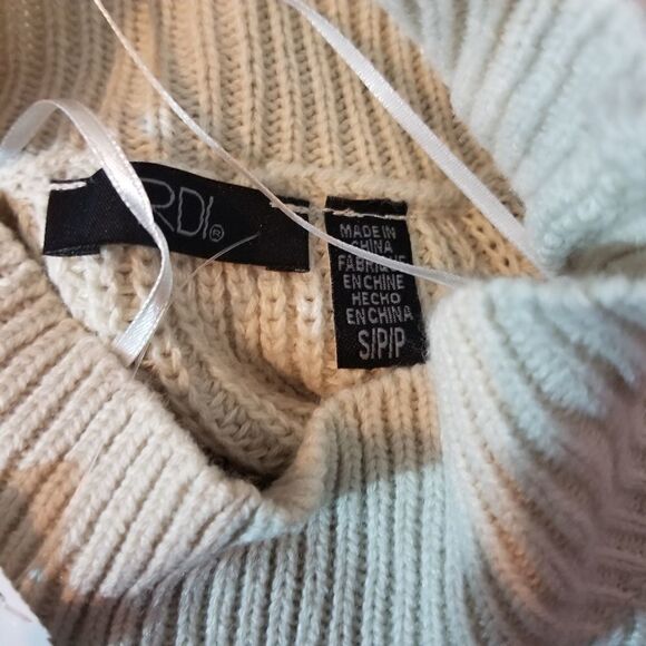 SWEATER SALE 3/$30 RDI Cream Kangaroo Pocket Sweater Size Small - Picture 6 of 6